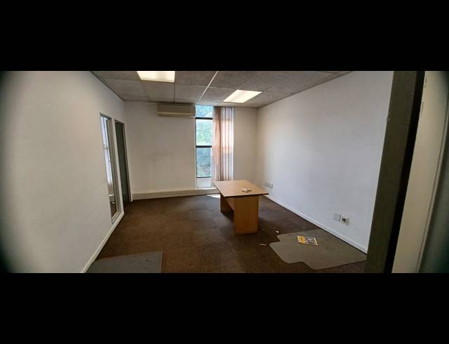419M² OFFICE TO LET IN HYDE PARK